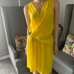 RACHEL ROY BEAUTIFUL CANARY YELLOW DRESS, BLACK TRIM, SIDE ZIPPER  P-6